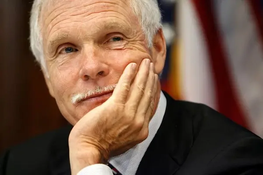 nderron jete themeluesi i cnn ted turner 69fb7aa51c0a0