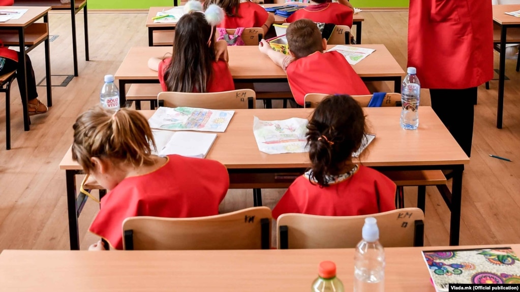ne te gjitha shkollat fillore te vendit ka nisur regjistrimi i nxenesve ne klase te pare 6a00e6cc86f57