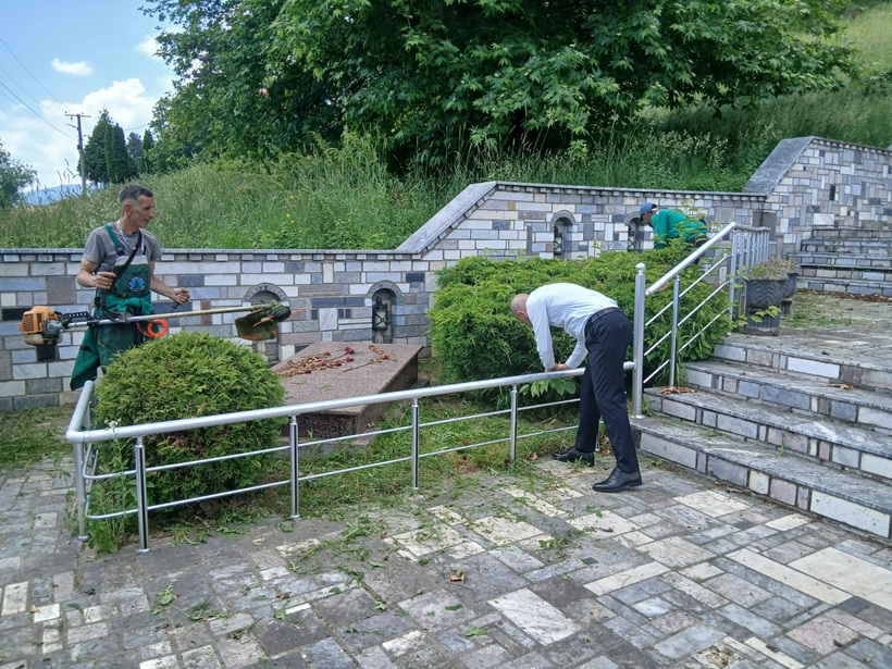 npk tetova ne aksion per pastrimin e varezave te deshmoreve dhe oboreve te