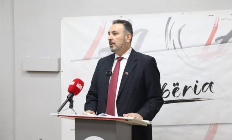 vaki shqiptare bekim fazliu ironizon me musa