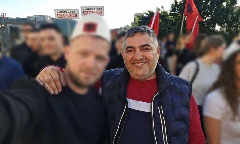 vlen kunder kujt proteston bujar ahmeti kunder vetvetes apo kunder axhes se tij ali ahmetit 6a102ae6aa43c