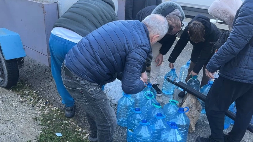 vlora serish nen regjimin e krizes se ujit defekti i rende regjistrohet ne rrjetin kryesor te ujesjellesit 6a02d830129ea