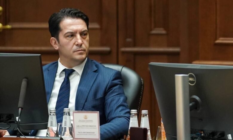 zevendeskryeministri i pare bekim sali po rikthejme kontrollin ndaj bixhozit 500 metra larg shkollave dhe mbyllen 358 platforma ilegale 6a03a4a16e7bd