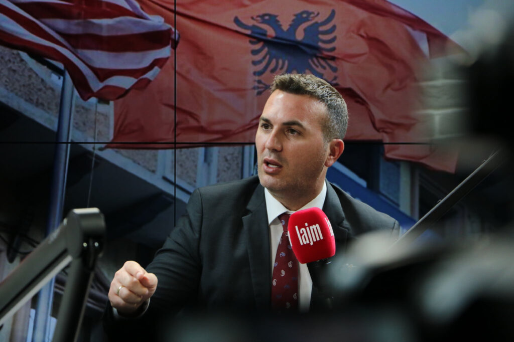 ademi pa asnje baze te qendrueshme juridike gjykata kushtetuese ka pranuar nismen per emrat ne tetove 6a32c78e25436