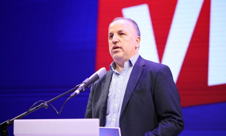 azizi kur do te mesojme te sillemi me dinjitet dhe te mos e perdorim historine si arme politike 6a4243e1a13db