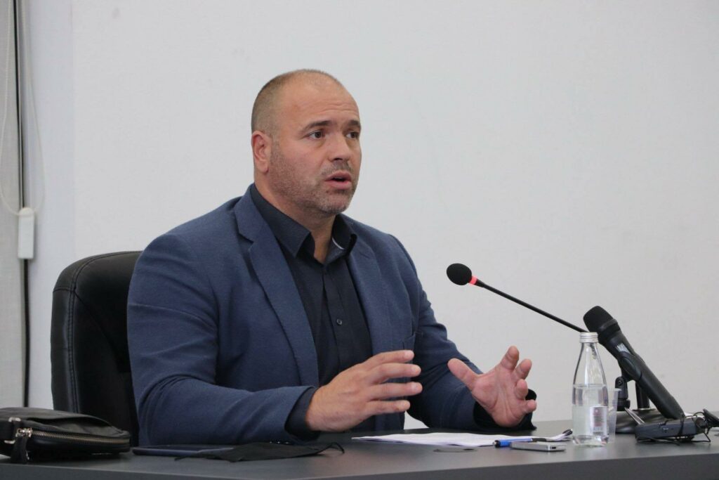 dimitrievski vendimi per provimin e jurisprudences duhet te jete brenda kornizes se kushtetutes dhe ligjeve 6a1ffe2f1329c