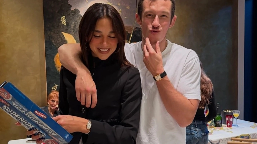 dua lipa zbulon gatimin e saj te preferuar qe ben bashkeshorti i saj callum turner eshte gjeja ime e preferuar 6a29891d62b13