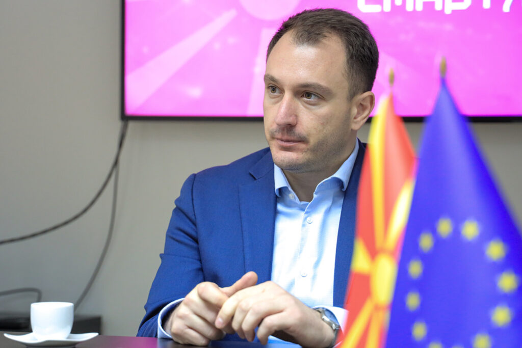 dy vite digjitalizim i administrates andonovski me shume sherbime online dhe me pak pritje per qytetaret 6a404af233278