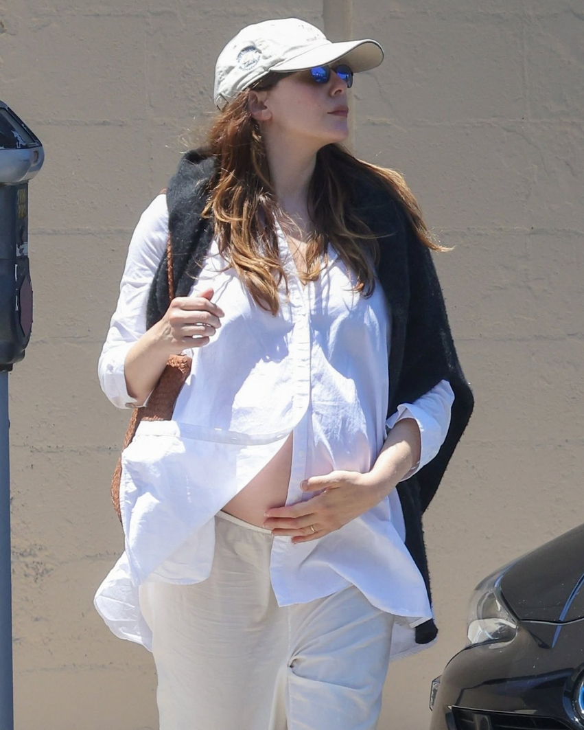 elizabeth olsen do te behet nene per here te pare 6a2e96ddeb18a