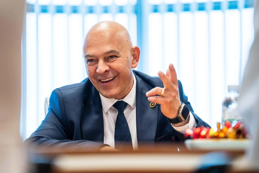 Gjini, për moton e Aleancës: E kemi pasë kompasin tonë 3 gjini per moton e aleances e kemi pase kompasin tone 6a2479b2af9da