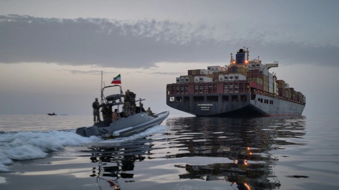 Irani mbyll Ngushticën e Hormuzit dhe kërcënon anijet: Çdo kalim do të goditet 1 irani mbyll ngushticen e hormuzit dhe kercenon anijet cdo kalim do te goditet 6a2a8006bf361