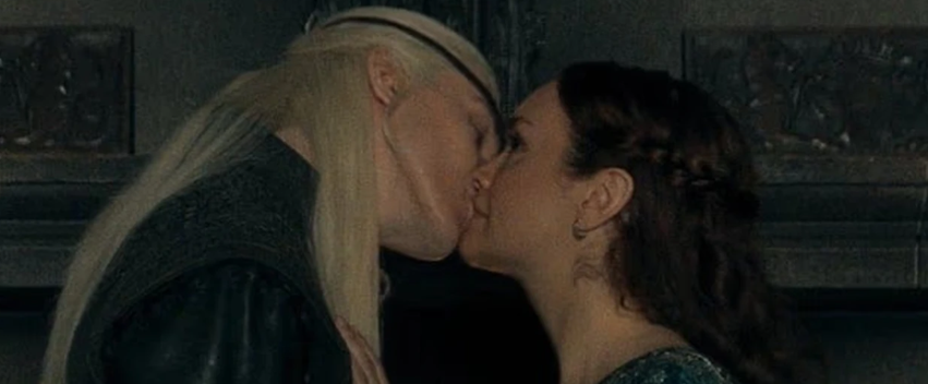 “Ishte tronditëse”, Ewan Mitchell flet për puthjen me 'nënën' e tij në “House of the Dragon” 3 ishte tronditese ewan mitchell flet per puthjen me nenen e tij ne house of the dragon 6a393efc2cce8