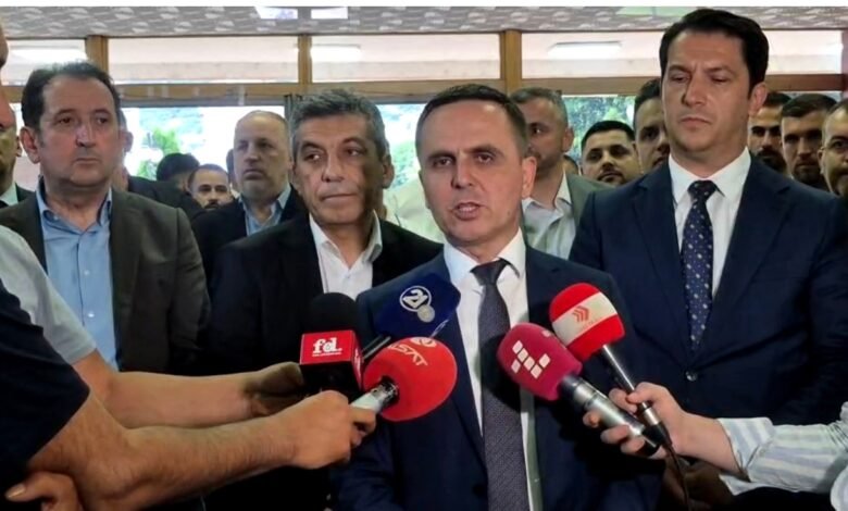 kasami me nenshkrimet ne tetove nis zyrtarisht rrugetimi i vlen it si parti politike 6a3190e1bdc52