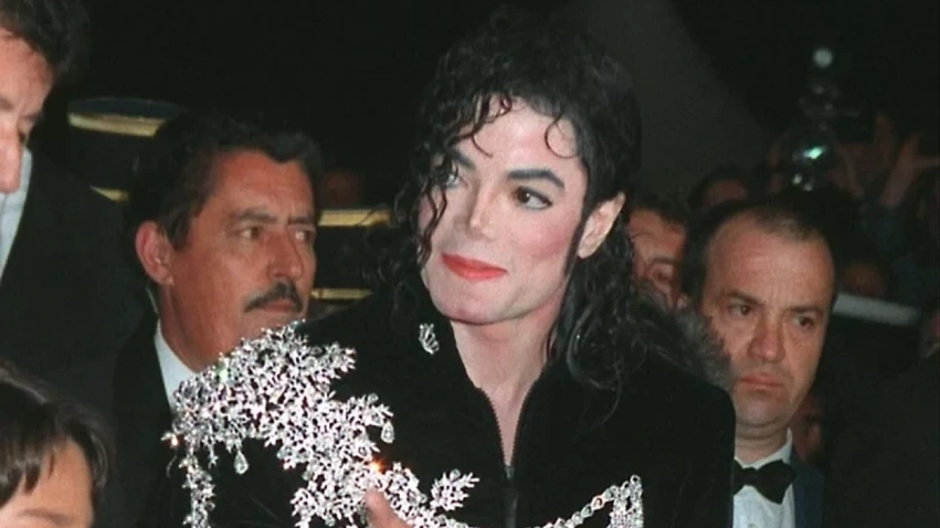 michael jackson behet artisti i pare qe ka nje hit ne listat e billboard ne gjashte dekada te ndryshme 6a214bc7b8d04