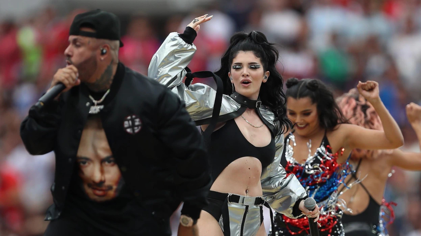 nga shakira jennifer lopez e era istrefi kenget qe kane shenuar historine e boterorit 6a2a863d024cf