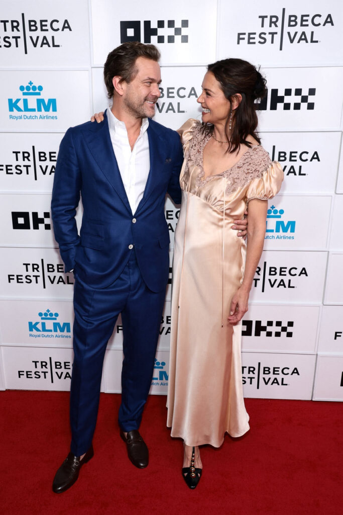 “Pacey and Joey” sërish bashkë: Katie Holmes dhe Joshua Jackson rikthehen në tapetin e kuq 2 pacey and joey serish bashke katie holmes dhe joshua jackson rikthehen ne tapetin e kuq 6a25787c10ed0