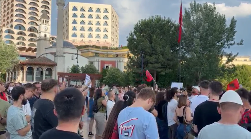 PD organizim për t’u përfshirë në tubim, protestuesit nuk ndryshojnë qëndrim: Edhe Sala ka mbaru, ka mbaru 1 pd organizim per tu perfshire ne tubim protestuesit nuk ndryshojne qendrim edhe sala ka mbaru ka mbaru 6a27011046488