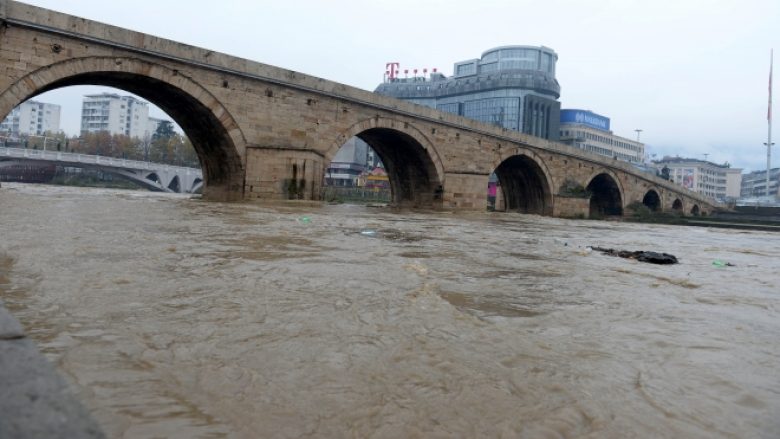 Po mbytej në Vardar, dëshmitari dhe mjekët i shpëtojnë jetën 83-vjeçarit 3 po mbytej ne vardar deshmitari dhe mjeket i shpetojne jeten 83 vjecarit 6a2db9cce425b