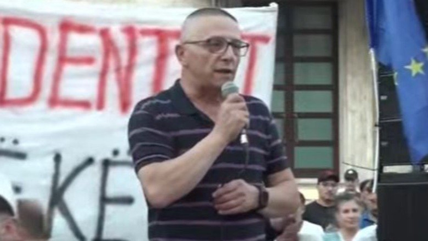 Protesta para Kryeministrisë, Meçollari: Porti i Durrësit krim shtetëror, Rama kërcënim për sigurinë e aleatëve dhe NATO-s 3 protesta para kryeministrise mecollari porti i durresit krim shteteror rama kercenim per sigurine e aleateve dhe nato s 6a286eaf4b2fd