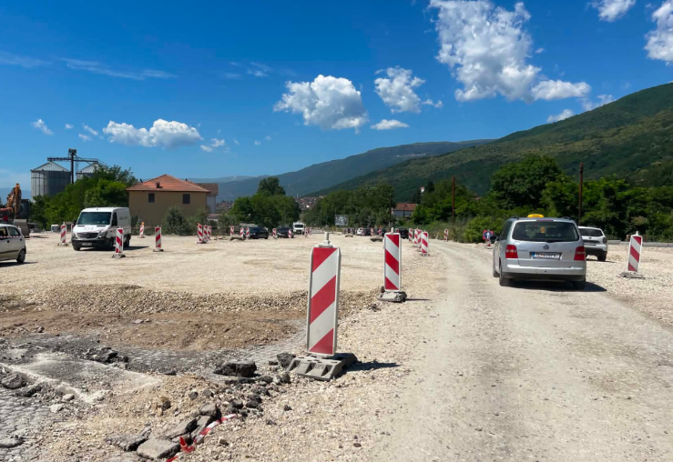 Punimet e qarkores së Tetovës në Neproshten zvarriten me muaj, banorët: Po malltretohen mijëra qytetarë 3 punimet e qarkores se tetoves ne neproshten zvarriten me muaj banoret po malltretohen mijera qytetare 6a3829ae8e630