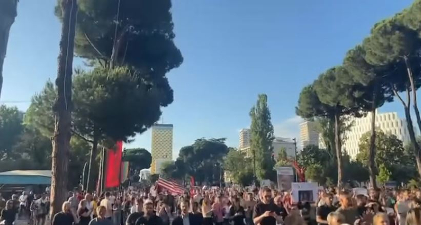 rama jep doreheqjen salianji i bashkohet protestes erdhi fundi 6a21bb12568da