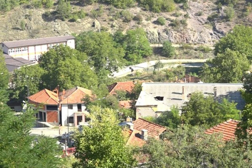 rudolph e rendesishme qe radoiciqi me krejt te perfshiret ne banjske te perballen me drejtesine 6a2bd615c7400