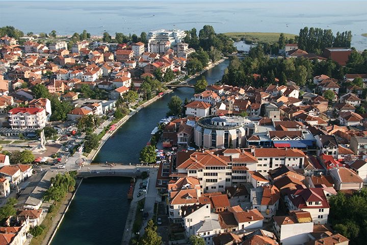 Skandaloze: “Mbrëmjet Strugane të Poezisë” me njoftime e ftesa vetëm në gjuhën maqedonase 2 skandaloze mbremjet strugane te poezise me njoftime e ftesa vetem ne gjuhen maqedonase 6a39b3715a0be
