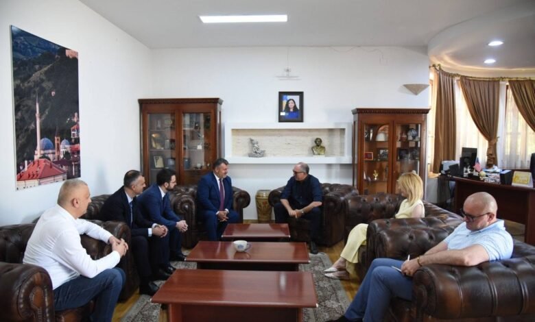 Takim i Avokatit të Popullit me Kryetarin e Komunës së Prizrenit 3 takim i avokatit te popullit me kryetarin e komunes se prizrenit 6a3be4a60ba35