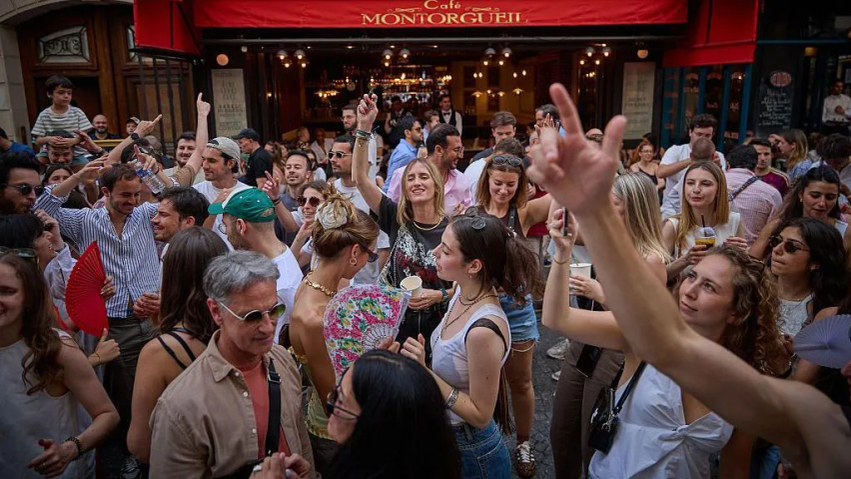 Temperatura deri në 41°C në Francë, qeveria kufizon alkoolin në festivale 2 temperatura deri ne 41c ne france qeveria kufizon alkoolin ne festivale 6a377c30a596f