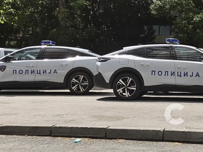 trishtim i madh i mbushen rruget me kamera sigurie kurse kamionet e veturat levizin ne drejtim te kundert ne autostrade 6a410fccf086b
