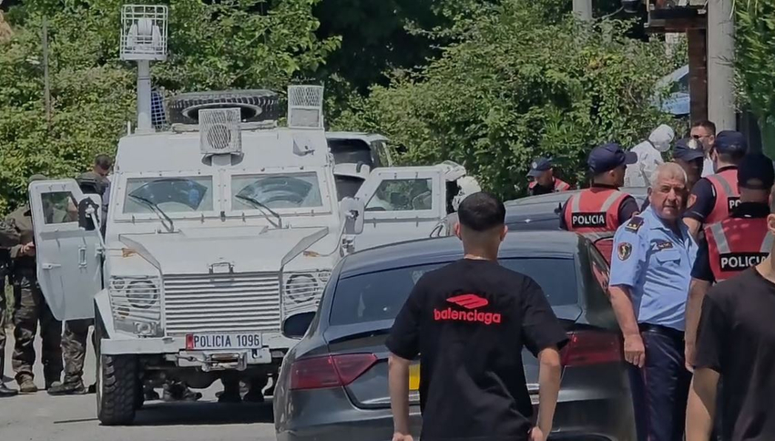 Vrasja e 27-vjeçarit Ardian Baloshi, policia njoftim si ka ndodhur ngjarja, ngrihen pika kontrolli për arrestimin e autorit 3 vrasja e 27 vjecarit ardian baloshi policia njoftim si ka ndodhur ngjarja ngrihen pika kontrolli per arrestimin e autorit 6a26acafab474