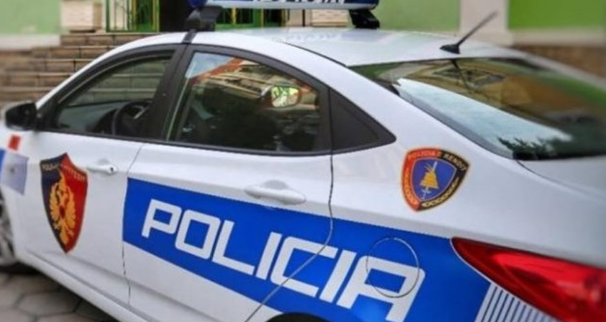 Vrau nënën e saj me thikë, pranga 57-vjeçares në Kurbin 3 vrau nenen e saj me thike pranga 57 vjecares ne kurbin 6a2409b12d077