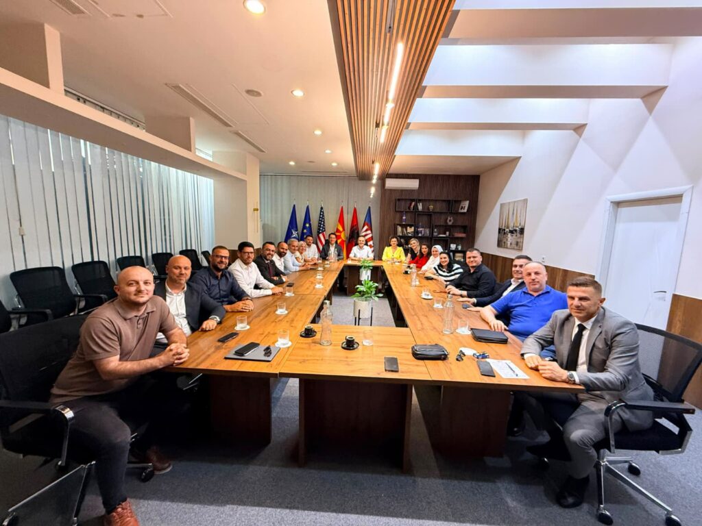 VLEN: Marrëdhëniet me Shqipërinë nuk do të bëhen peng i politikës ditore 3 IMG 20260709 WA0021