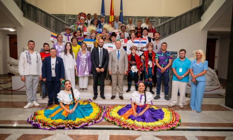 Afrim Gashi pret në Kuvend përfaqësuesit e Festivalit Folklorik Ndërkombëtar “SKUPI 2026” 3 afrim gashi pret ne kuvend perfaqesuesit e festivalit folklorik nderkombetar skupi 2026 6a58ad905a63e
