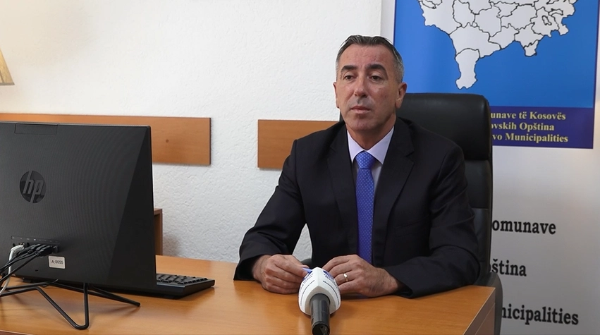 AKK pret vendimin e Kushtetueses për rekrutimin në komuna, Ibrahimi: Centralizimi i kompetencave është në kundërshtim me Kushtetutën 1 akk pret vendimin e kushtetueses per rekrutimin ne komuna ibrahimi centralizimi i kompetencave eshte ne kundershtim me kushtetuten 6a5b2ff7a92f1
