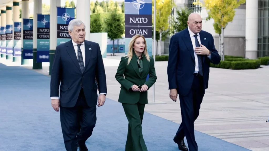 Aktivitete spiunazhi/ Italia dëbon dy zyrtarë ushtarakë rusë nga ambasada në Romë 3 aktivitete spiunazhi italia debon dy zyrtare ushtarake ruse nga ambasada ne rome 6a4f86289ee28