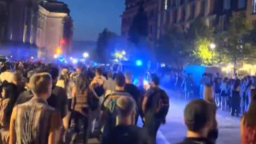 anulohet parada e krenarise ne berlin vetura shtyp pjesemarresit raportohet per te lenduar 6a653030ae825