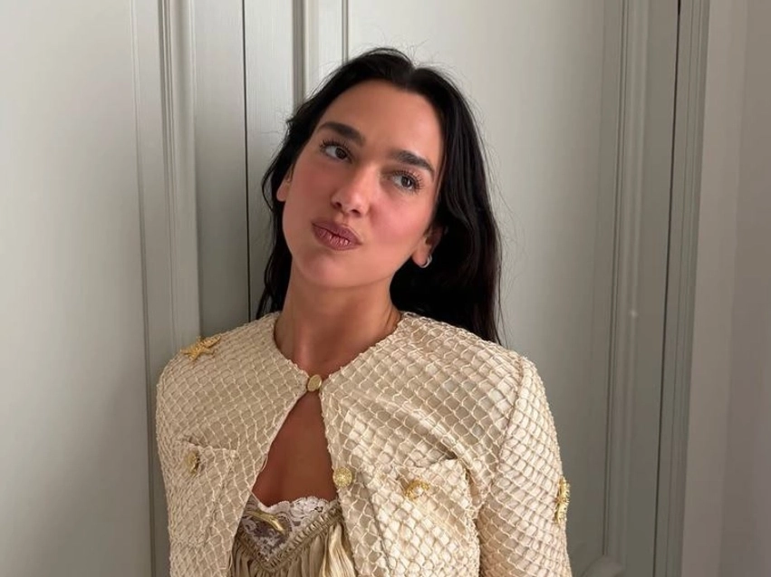 Dua Lipa mbështet protestat në Shqipëri dhe kritikon projektin e lidhur me familjen Trump 1 dua lipa mbeshtet protestat ne shqiperi dhe kritikon projektin e lidhur me familjen trump 6a58aabb9443b