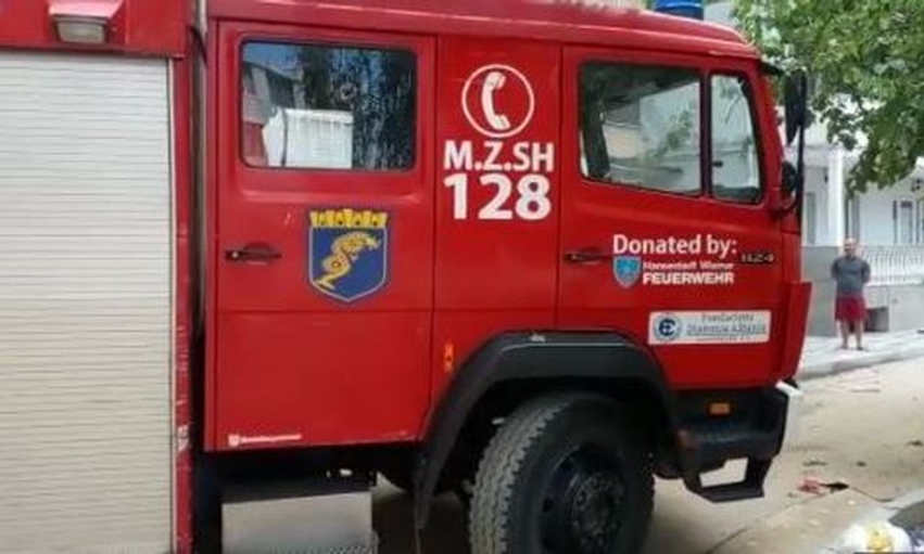 Flakët përfshijnë banesën në Lushnjë, shtëpia digjet plotësisht. Ja gjendja shëndetësore e familjarëve 1 flaket perfshijne banesen ne lushnje shtepia digjet plotesisht ja gjendja shendetesore e familjareve 6a5c9e0f72e38