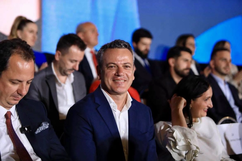 Gashi reagon pas procedimit të nënshkrimeve për shkarkimin e Abdixhikut 3 gashi reagon pas procedimit te nenshkrimeve per shkarkimin e