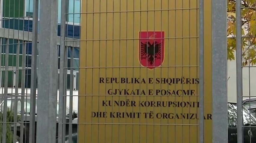 gjkko denon 6 zyrtare te bashkise divjake per shkelje ne tendera 6a68cff066749