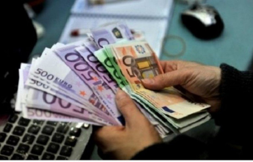 ja si kembehen dollari euro dhe paundi kete te diel ne shqiperi 6a4a0cf1c1e4e