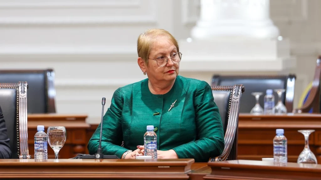 Janevska: Gjatë qeverisjes së LSDM-së dhe BDI-së numri i nxënësve është ulur për 17 mijë 5 janevska gjate qeverisjes se lsdm se dhe bdi se numri i nxenesve eshte ulur per 17 mije 6a57e9cce4c13
