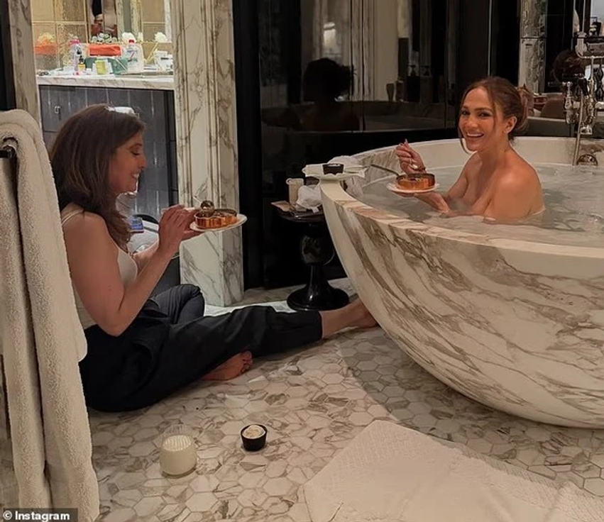 Jennifer Lopez mahnit me pozat nga festa e ditëlindjes së motrës së saj 3 jennifer lopez mahnit me pozat nga festa e ditelindjes se motres se saj 6a5f5e90416db