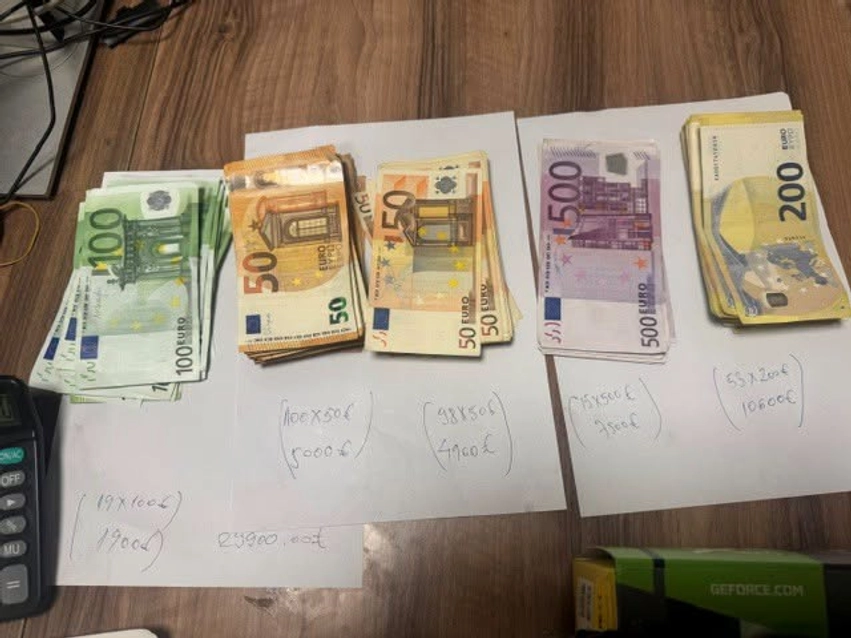 Kapen rreth 30 mijë euro të padeklaruara në Han të Elezit 3 kapen rreth 30 mije euro te padeklaruara ne han te elezit 6a4caf72df386