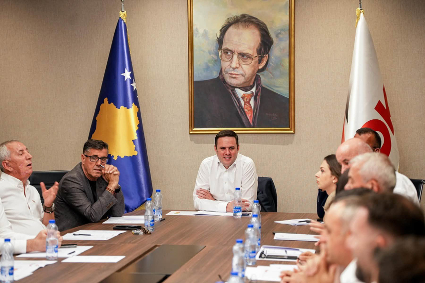 kryesia qendrore e ldk se rreshtohet pas abdixhikut i jep mbeshtetje te plote 6a4fdf13cd2fd