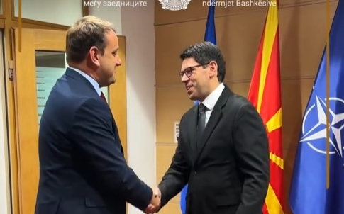 Ministri Ferati takon ambasadorin e Kosovës  diskutojnë për forcimin e bashkëpunimit institucional