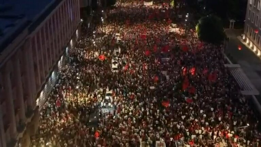 Në 10:00 para Kuvendit, në 19:00 para Kryeministrisë/ Mbahet sot protesta e 33-të, shqiptarët kërkojnë dorëheqjen e Ramës 3 ne 1000 para kuvendit ne 1900 para kryeministrise mbahet sot protesta e 33 te shqiptaret kerkojne doreheqjen e rames 6a45fc4f23007