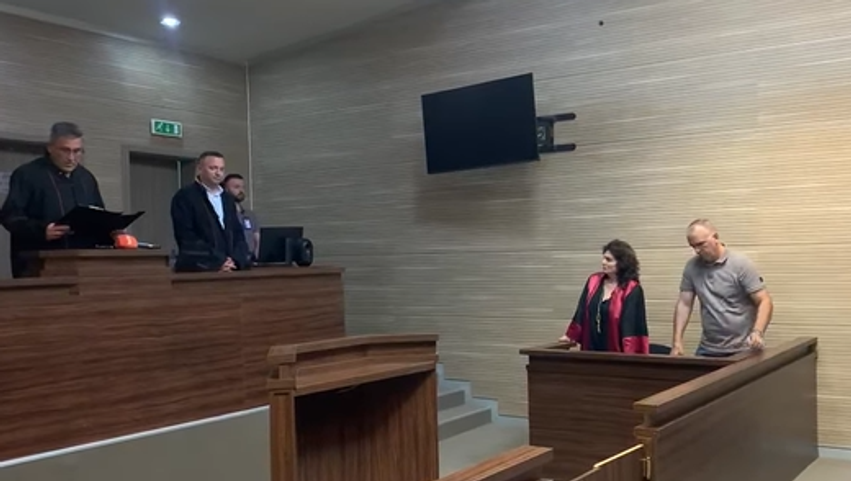 Në rigjykim, Avni Lajqi dënohet me 5 vjet burgim për përgatitje të vrasjes - lirohet për armëmbajtje pa leje 1 ne rigjykim avni lajqi denohet me 5 vjet burgim per pergatitje te vrasjes lirohet per armembajtje pa leje 6a6a04d322e1f