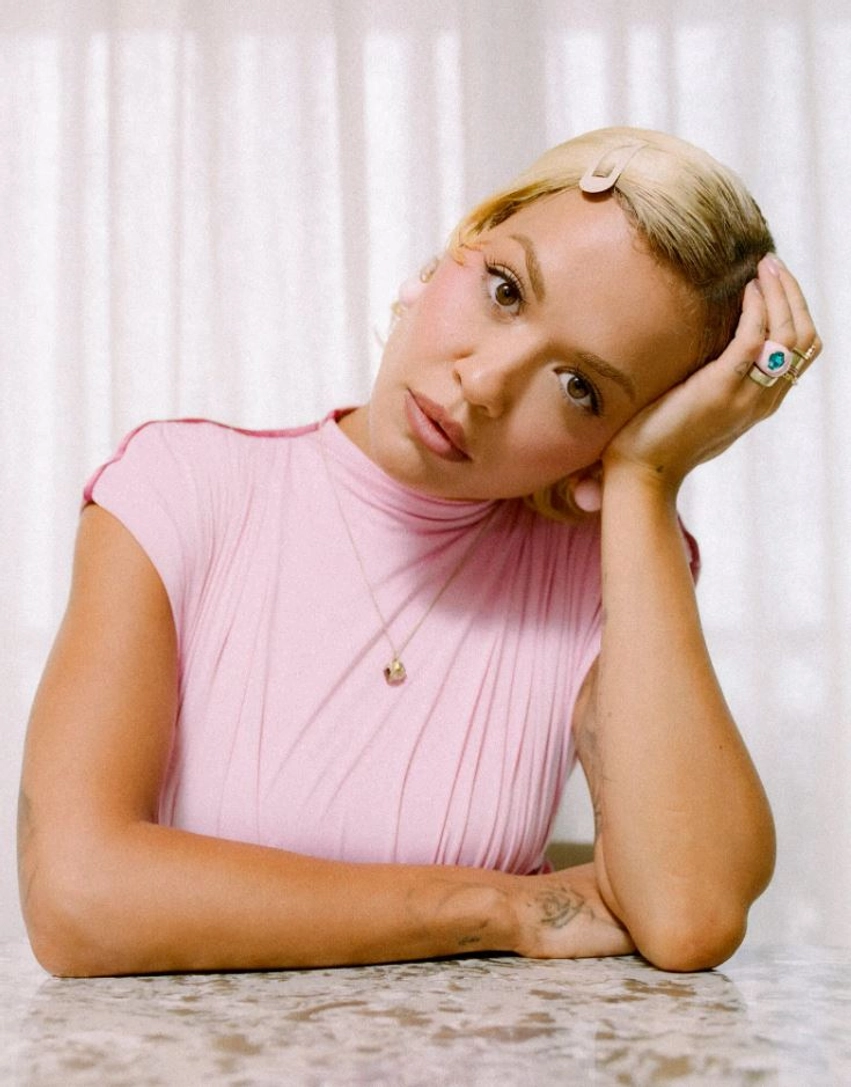 Nga gjyshja te kristalet, Rita Ora tregon lidhjen me traditat shqiptare 1 nga gjyshja te kristalet rita ora tregon lidhjen me traditat shqiptare 6a6255bd54c5f